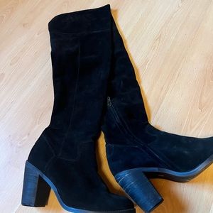 Knee high Swede boots